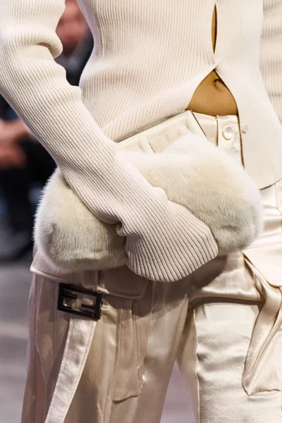 Look 187